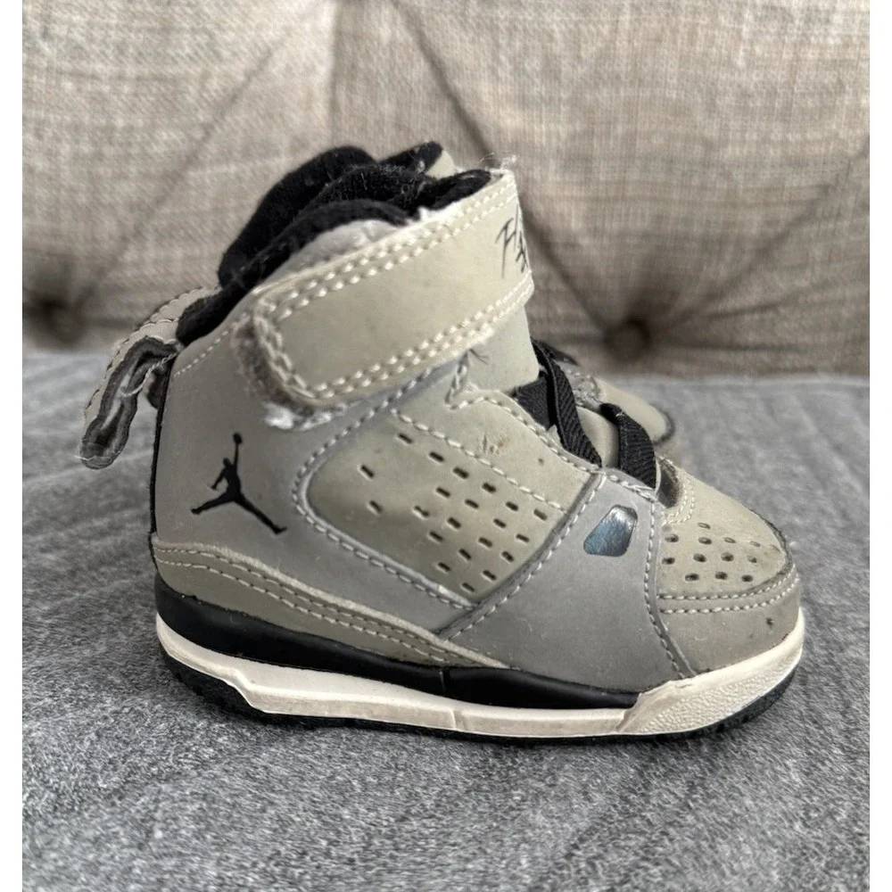 Nike Air Jordan SC-3 Flight Shoes Sneakers Baby Size 2C White Gray Hook‎ Loop